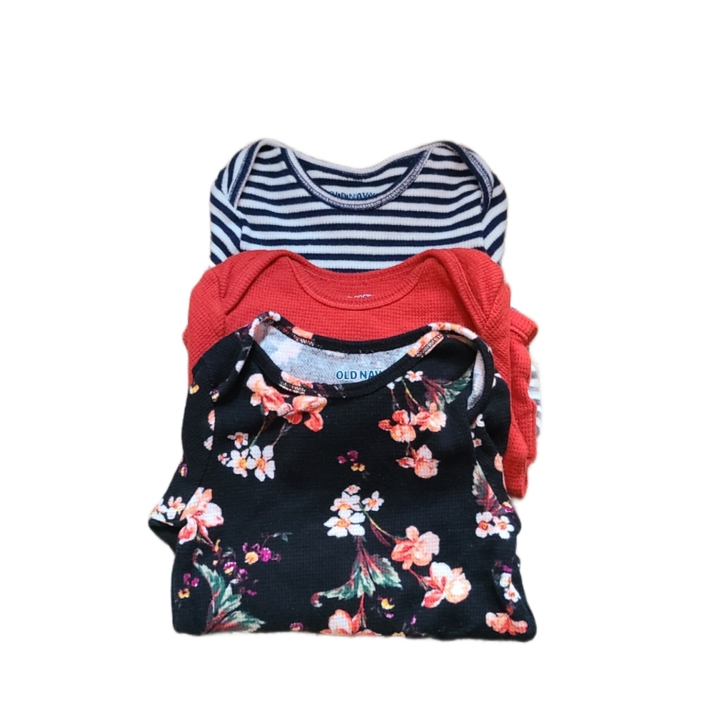 Bundle of 3 Old Navy Thermal Fall Bodysuit for babies 12-18 months